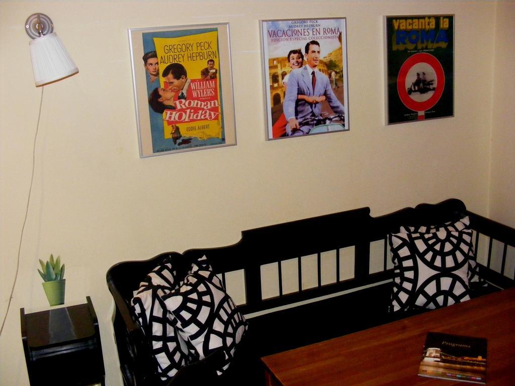 11Th Hour Cinema Hostel Будапеща Стая снимка